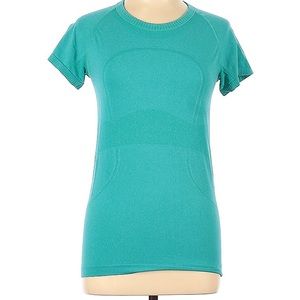 Lululemon size 10 swift shirt
